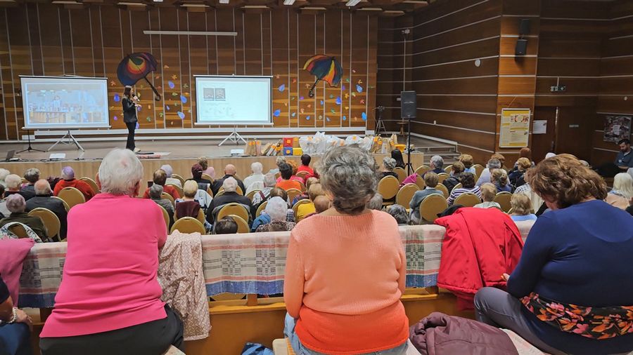 Fotografia prednášky na Rožňavskom veľtrhu pre sioniorov 2024